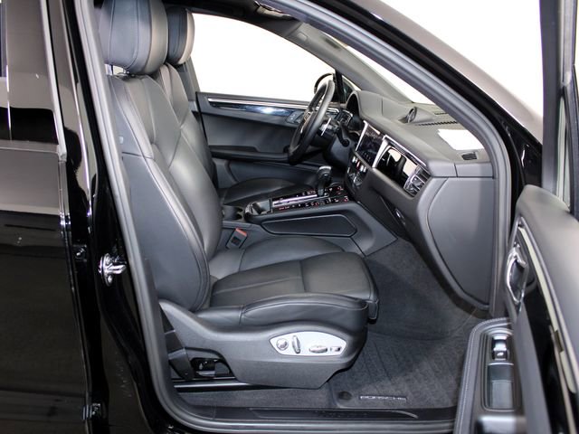 Certified 2023 Porsche Macan image 26
