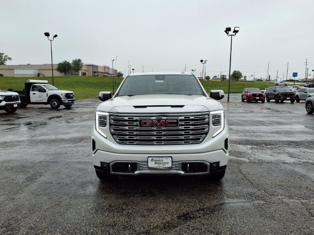 Used 2024 GMC Sierra 1500 Denali w/ Technology Package AWD/4WD image 2