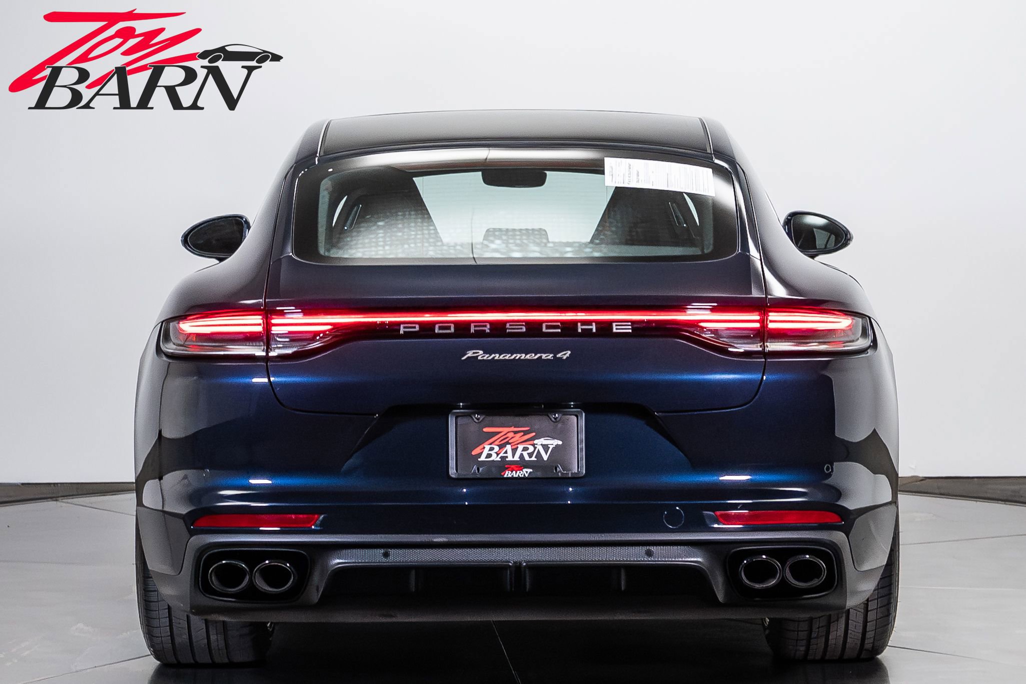 Used 2022 Porsche Panamera 4 Platinum Edition AWD/4WD image 4