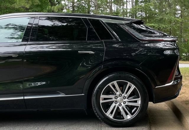 Used 2024 Cadillac Lyriq Luxury AWD/4WD image 5