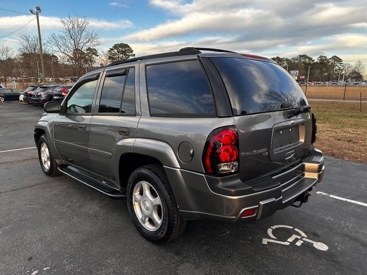 Used 2008 Chevrolet TrailBlazer 2WD w/ Smoker's Package image 6