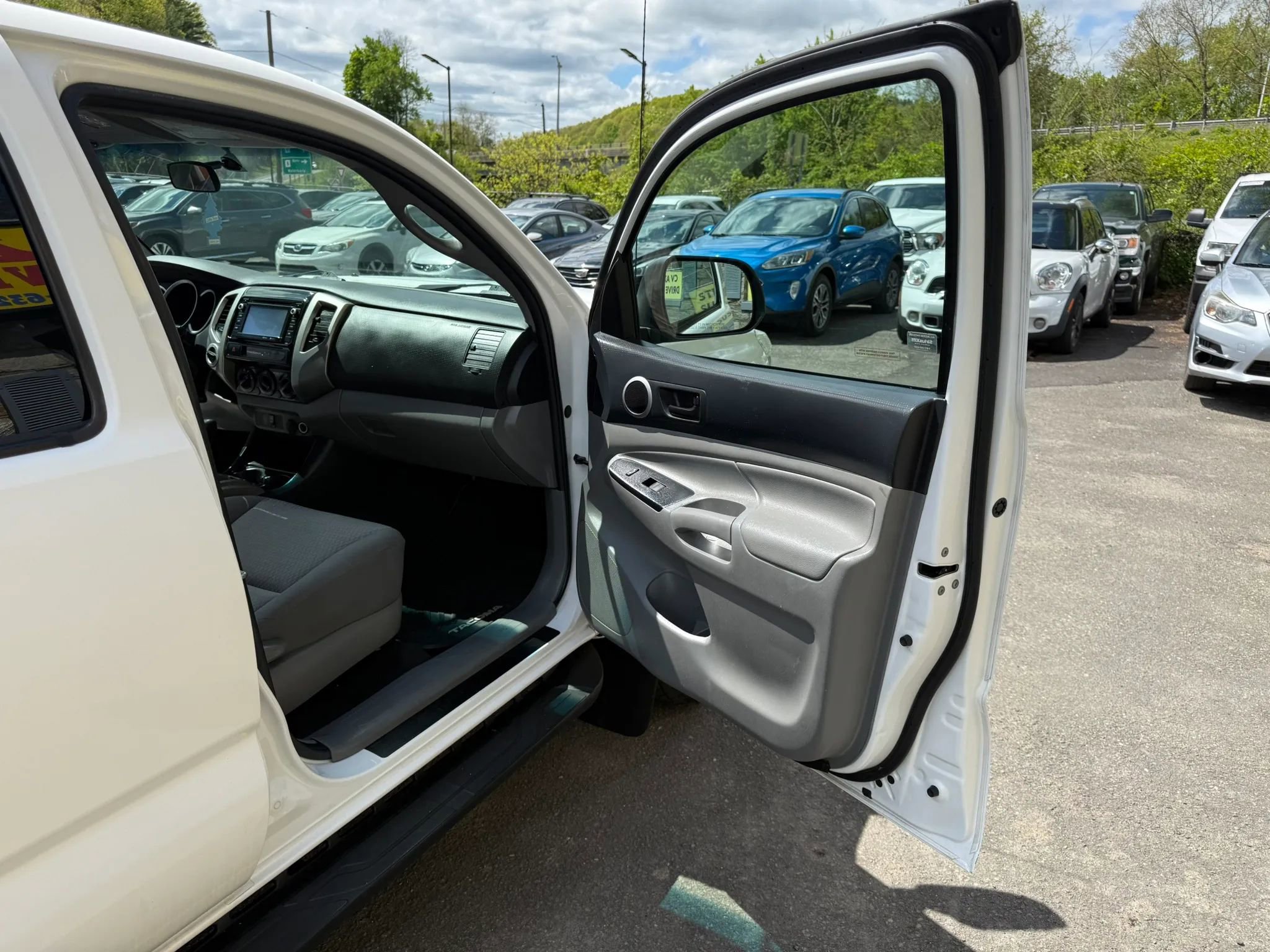 Used 2015 Toyota Tacoma 4x4 Double Cab w/ SR5 Package image 15