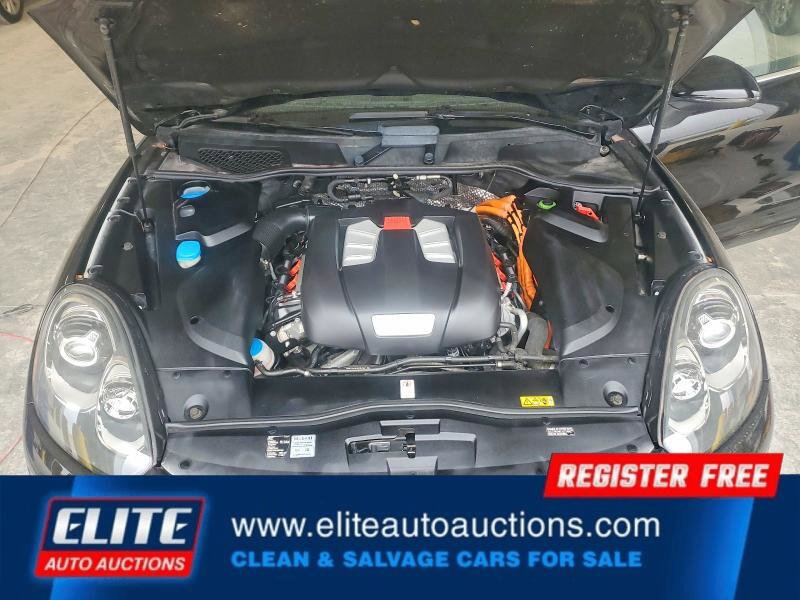 Used 2015 Porsche Cayenne S image 23