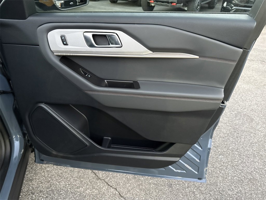 Used 2025 Ford Explorer Active w/ Active Comfort Package image 27