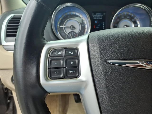 Used 2013 Chrysler 300 AWD w/ Driver Convenience Group image 14