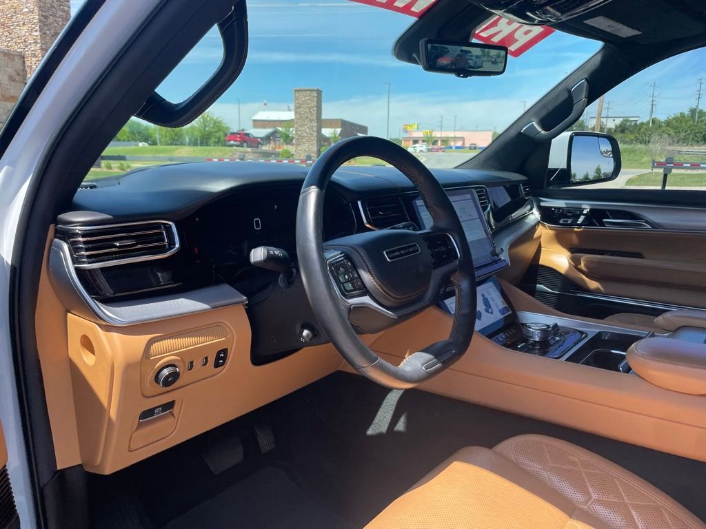 Used 2022 Jeep Grand Wagoneer Series III w/ Flexible Seating Group AWD/4WD image 10