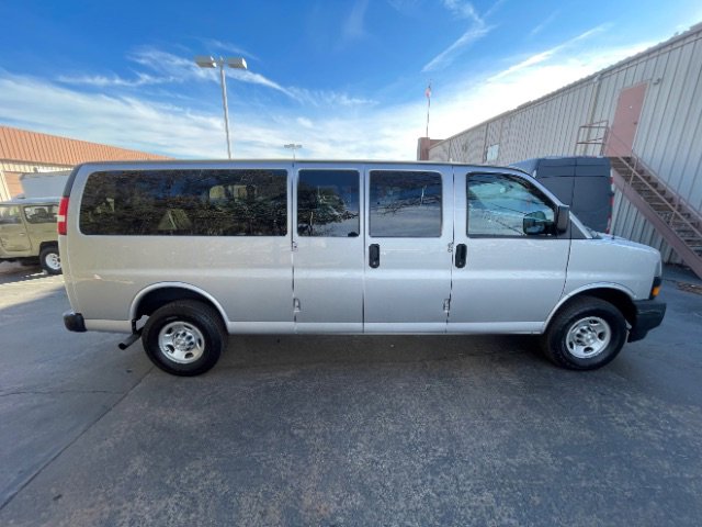 Used 2023 Chevrolet Express 3500 LS RWD image 5