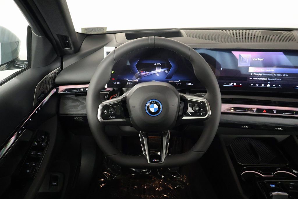 New 2026 BMW i5 eDrive40 w/ M Sport Package AWD/4WD image 3