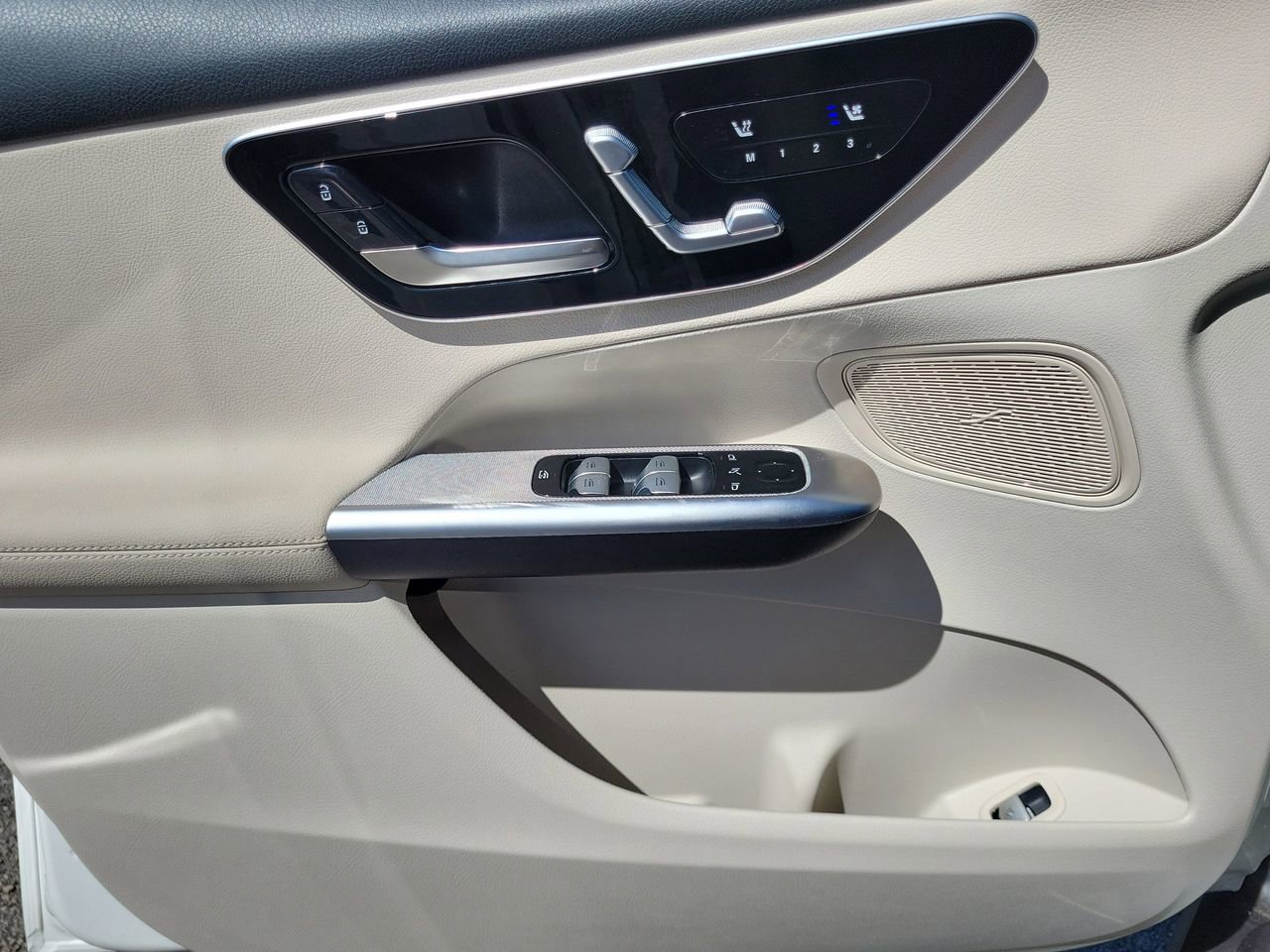 Used 2026 Mercedes-Benz GLC 300 image 22