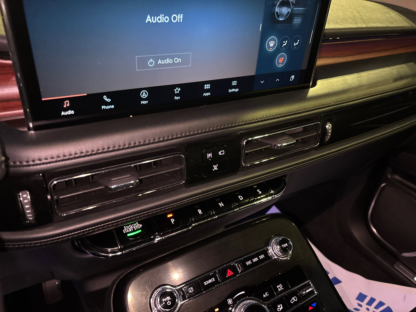 Certified 2022 Lincoln Nautilus Reserve w/ Equipment Group 201A image 21