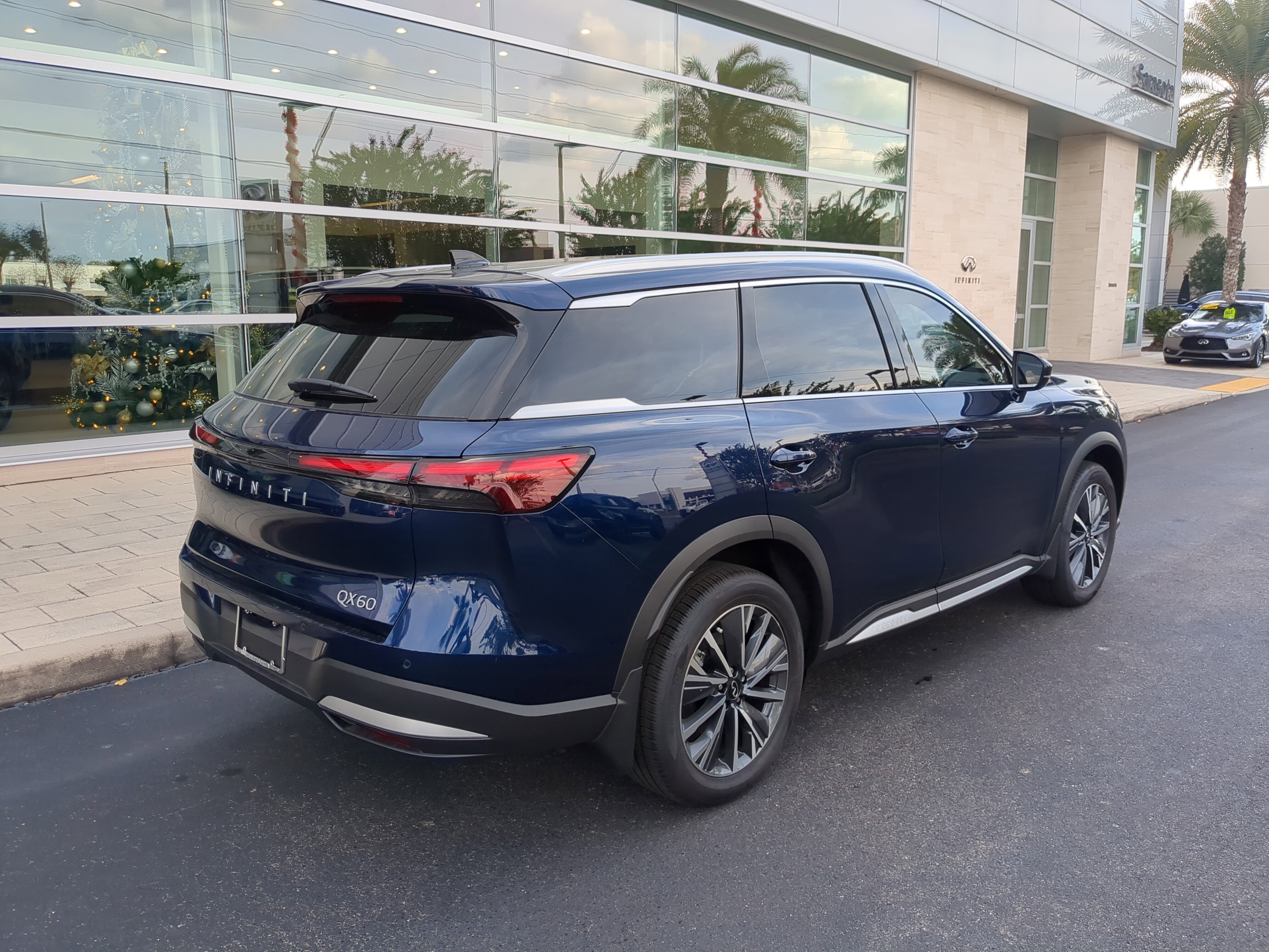 New 2026 INFINITI QX60 Luxe w/ Cargo Package image 4