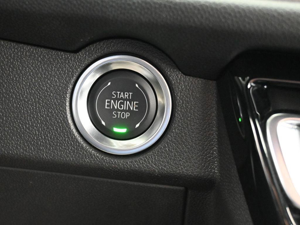 Used 2025 Chevrolet Traverse LT w/ Midnight/Sport Edition image 37