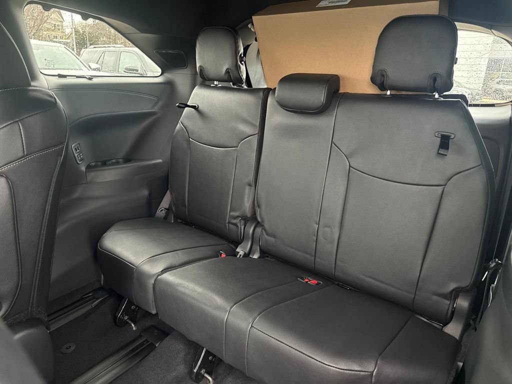 New 2026 Toyota Sienna XLE Woodland Edition image 17