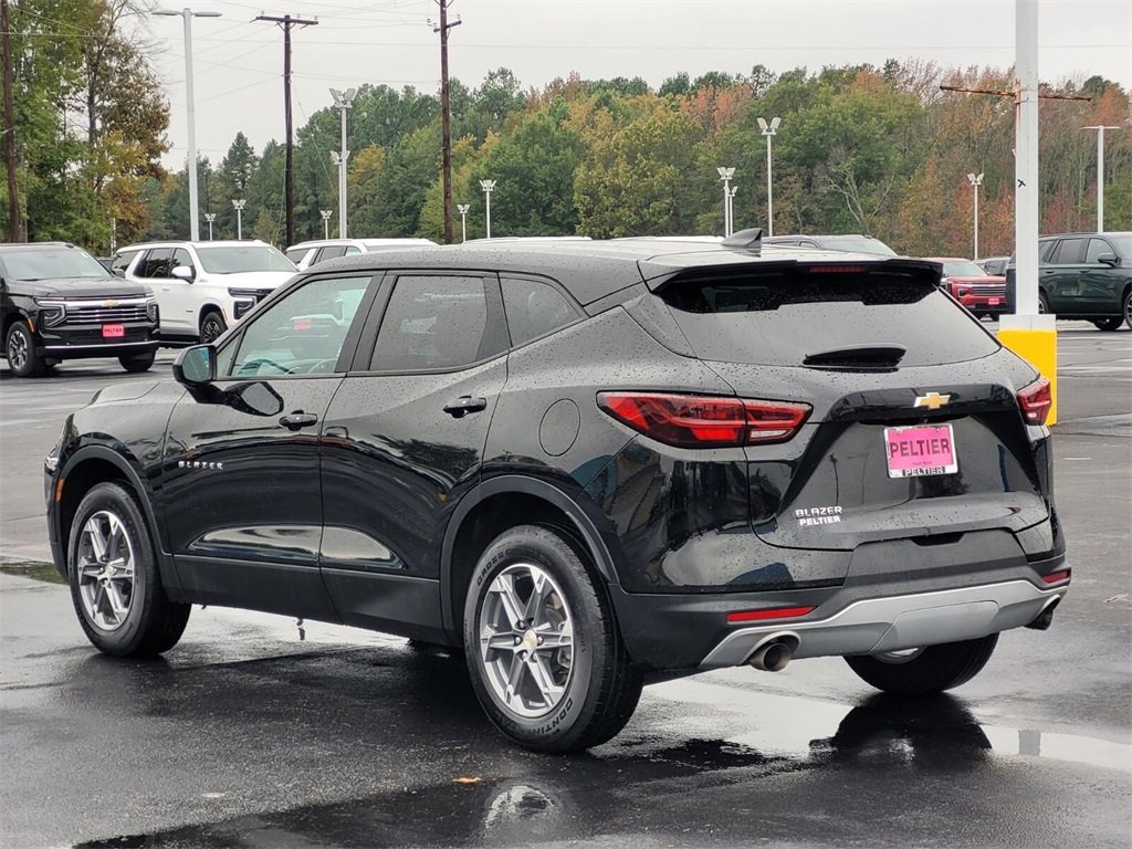 Used 2023 Chevrolet Blazer LT w/ Driver Confidence Package image 4
