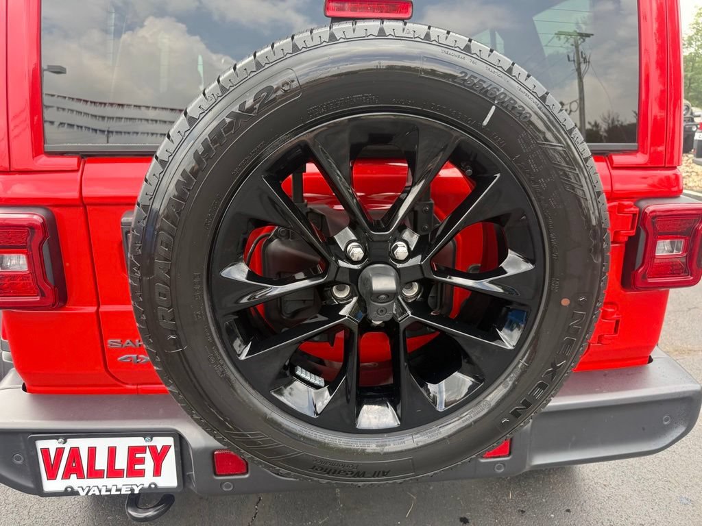 Used 2025 Jeep Wrangler Unlimited Sahara w/ Safety Group AWD/4WD image 40