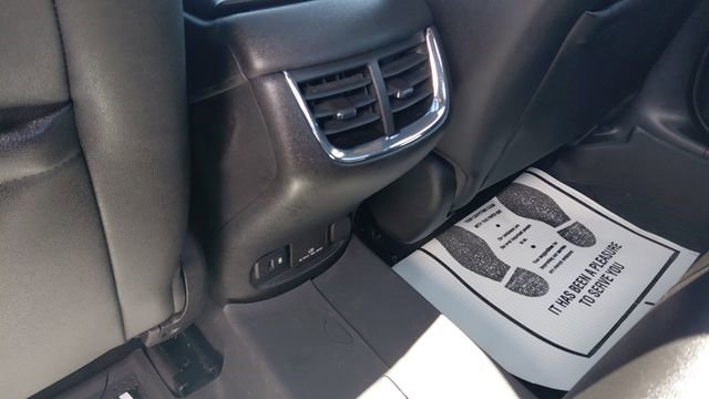Used 2023 Chevrolet Malibu LT w/ LPO, Floor Liner Package image 25