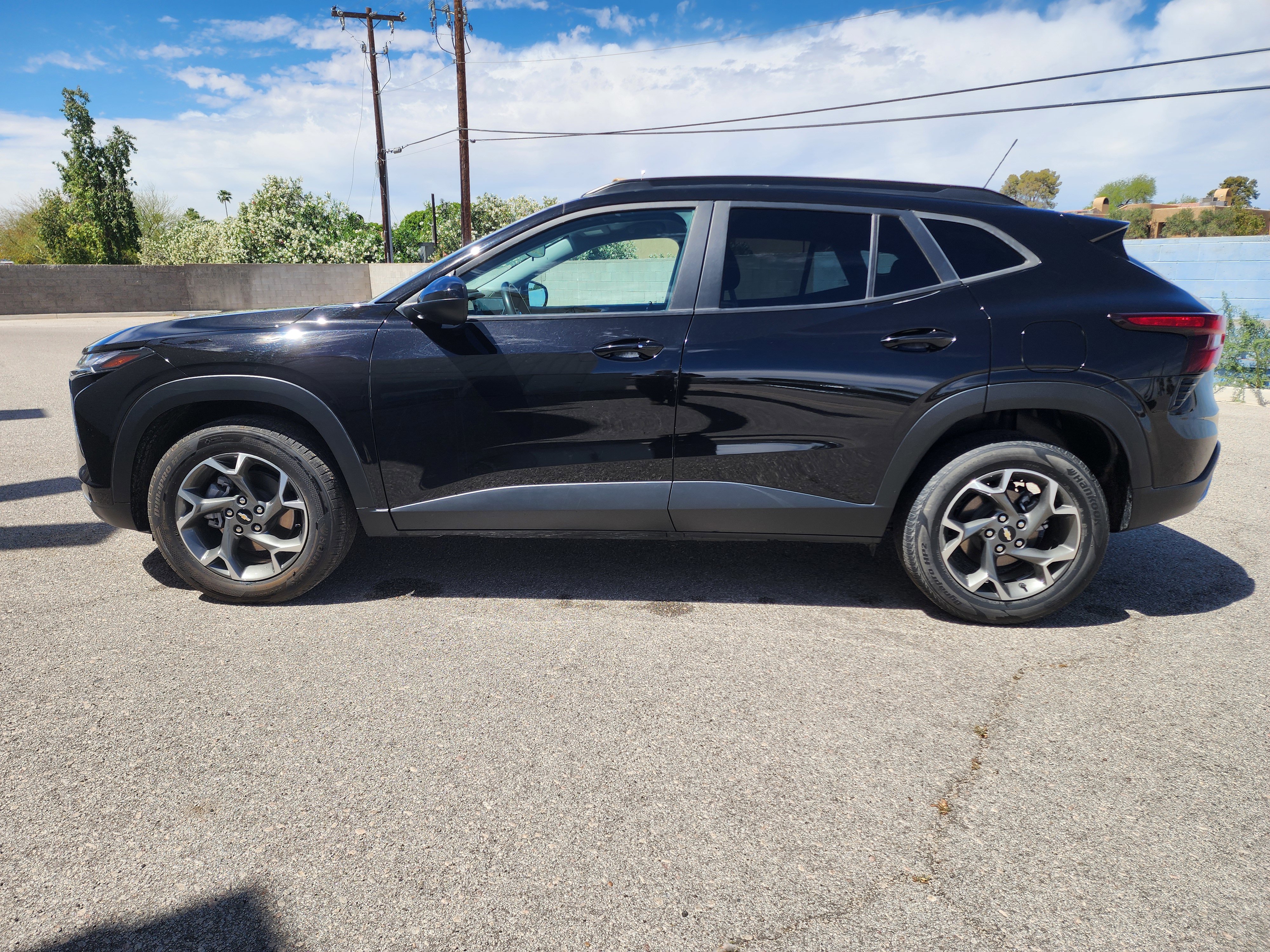 Used 2025 Chevrolet Trax LT w/ Driver Confidence Package image 8