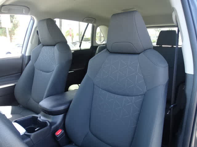 Used 2024 Toyota RAV4 XLE FWD image 20