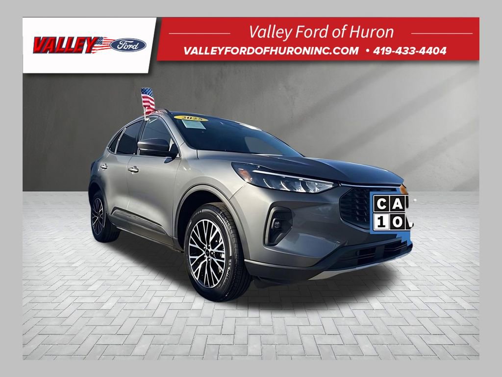 Used 2025 Ford Escape SE