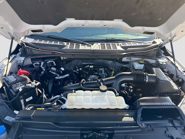 Certified 2022 Ford F150 XLT w/ Equipment Group 302A High image 30