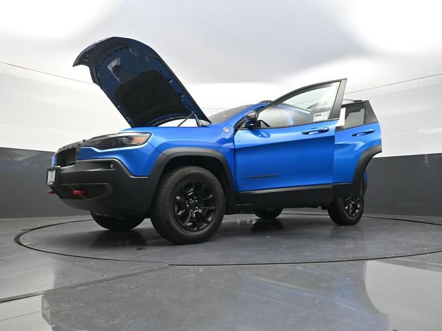 Used 2019 Jeep Cherokee Trailhawk w/ Comfort/Convenience Group AWD/4WD image 32