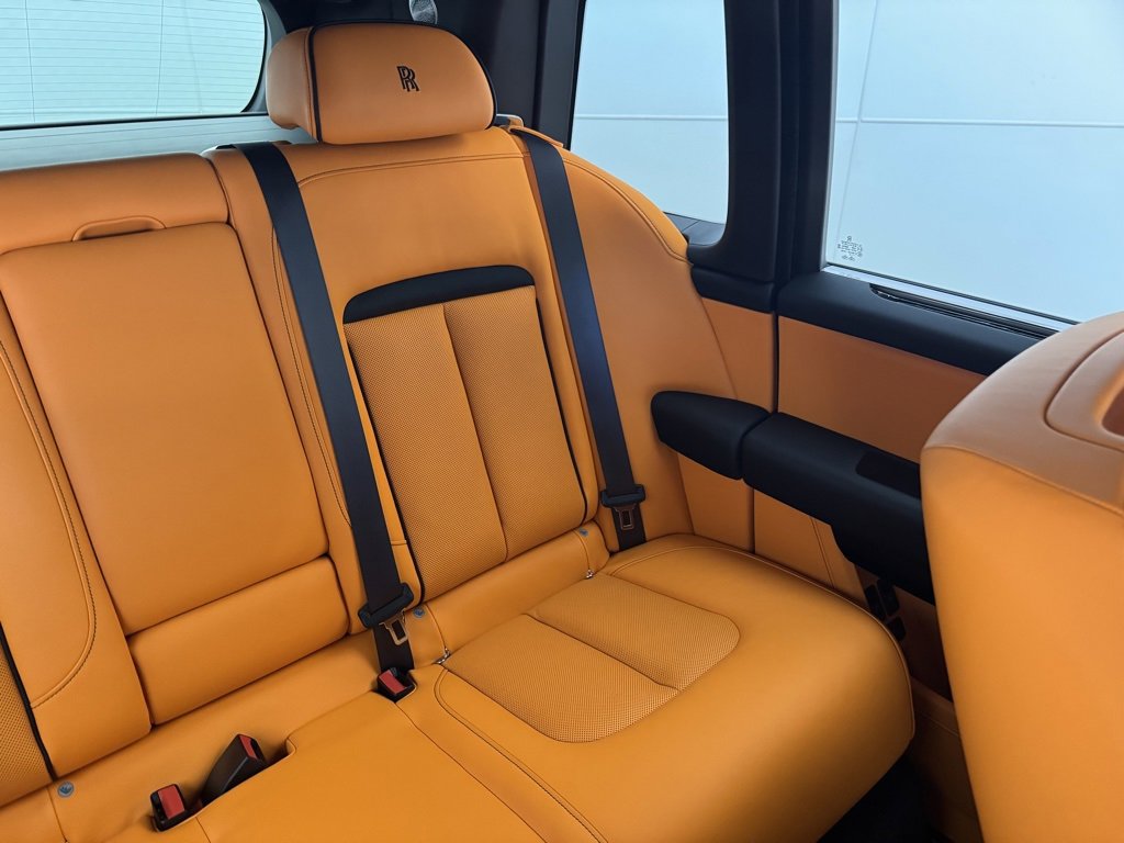 New 2026 Rolls-Royce Cullinan image 17