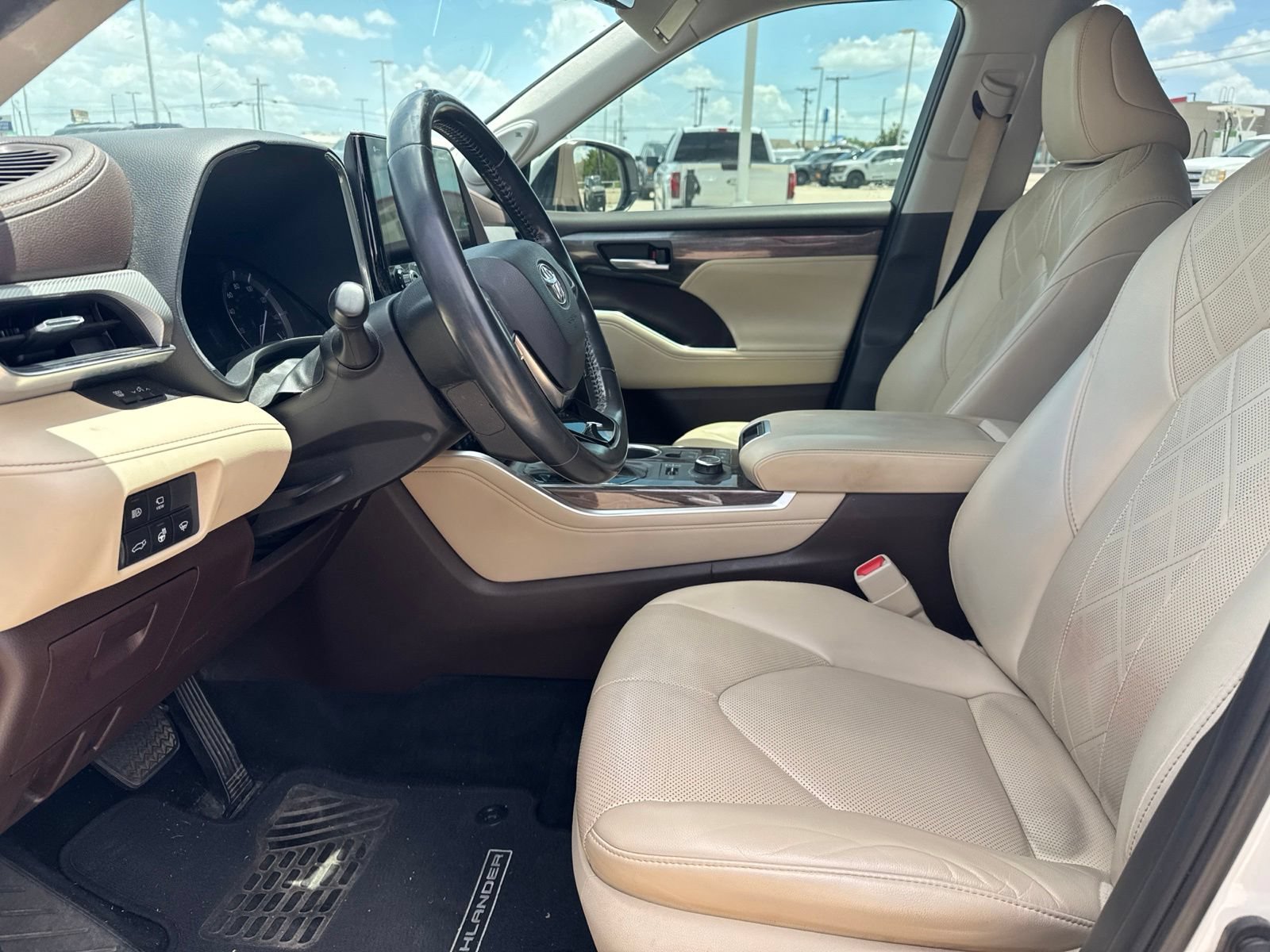 Used 2020 Toyota Highlander Platinum AWD/4WD image 10