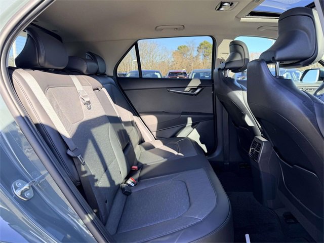 Used 2025 Kia Niro SX image 13