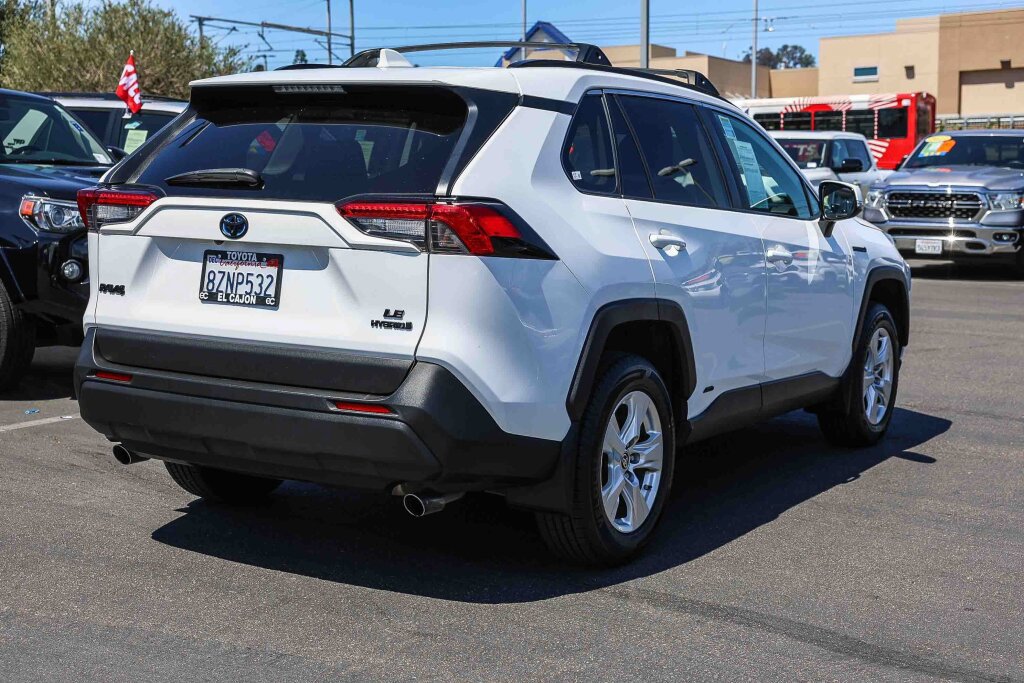 Certified 2021 Toyota RAV4 LE AWD/4WD image 23