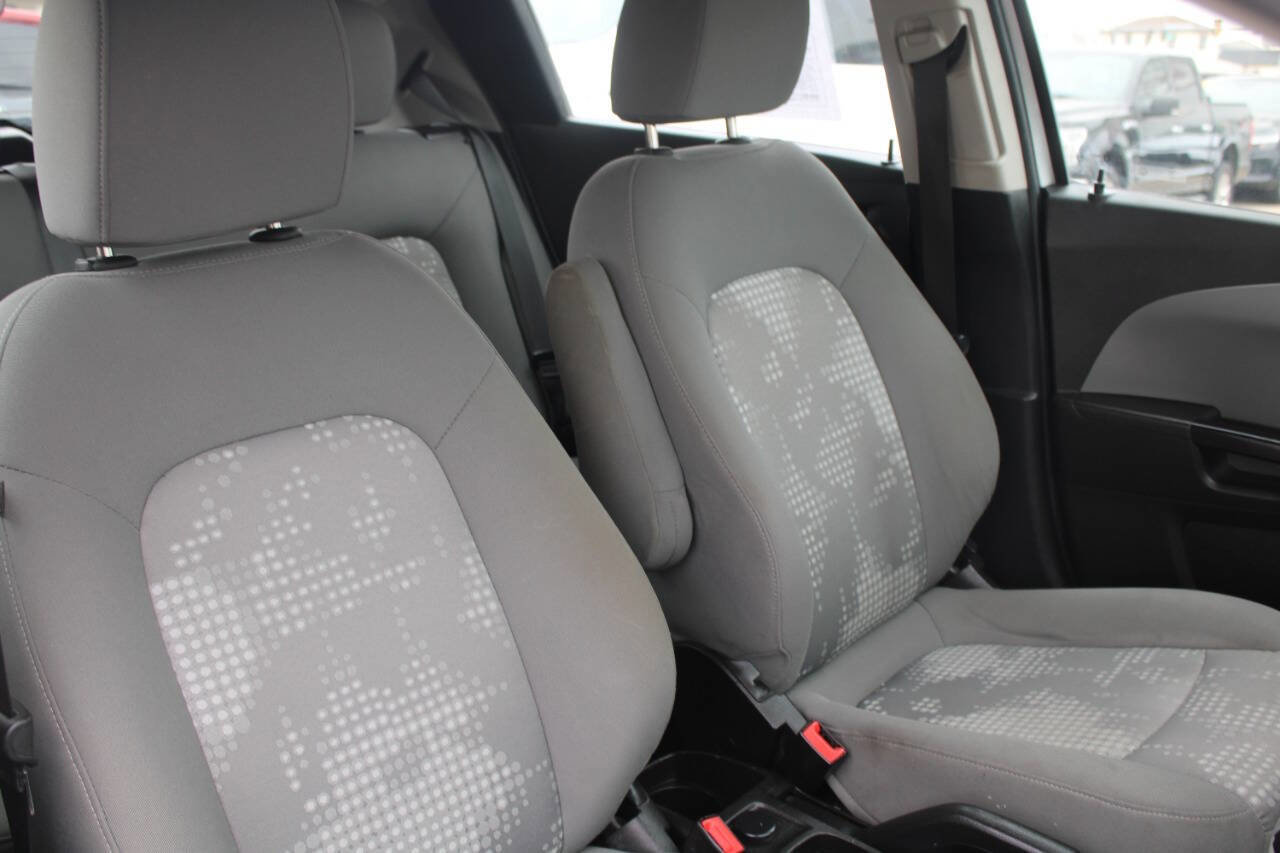 Used 2020 Chevrolet Sonic LT image 14