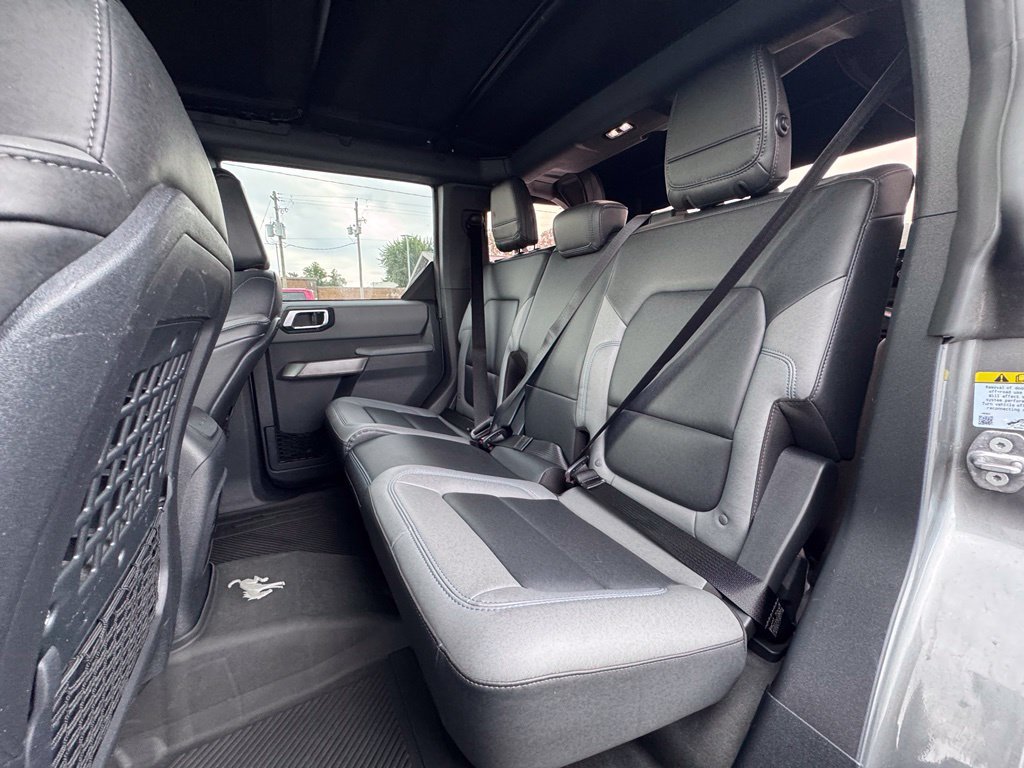 Used 2023 Ford Bronco Black Diamond w/ Sasquatch Package AWD/4WD image 17