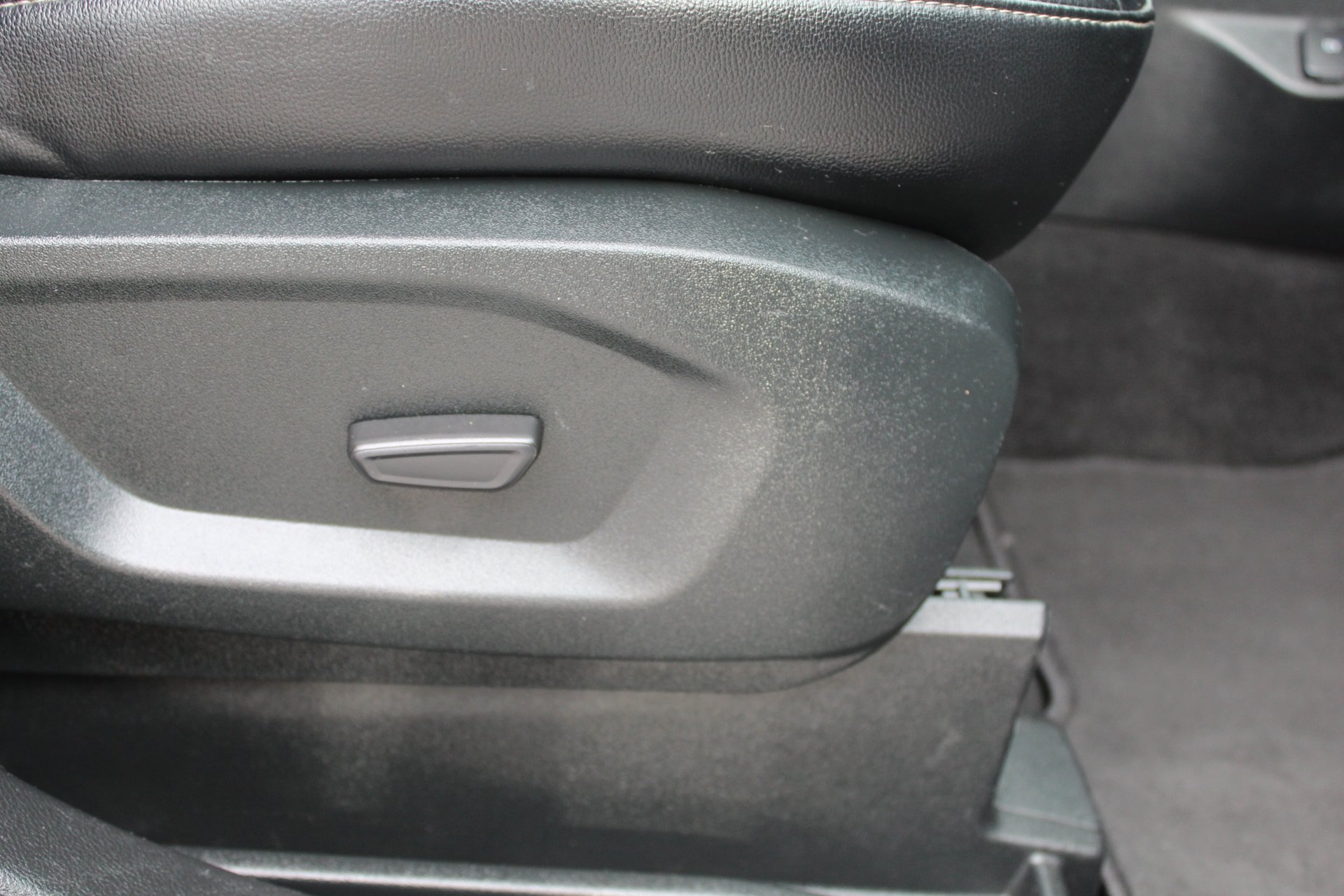 Used 2022 Ford Edge SEL AWD/4WD image 15