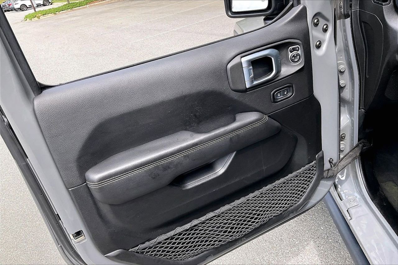 Certified 2021 Jeep Wrangler Unlimited Rubicon 4xe w/ Cold Weather Group AWD/4WD image 27