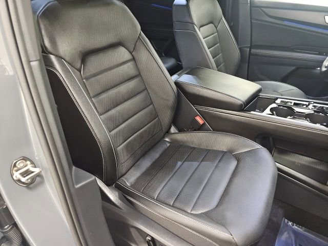 Used 2025 Volkswagen Atlas Cross Sport SEL R-Line image 38