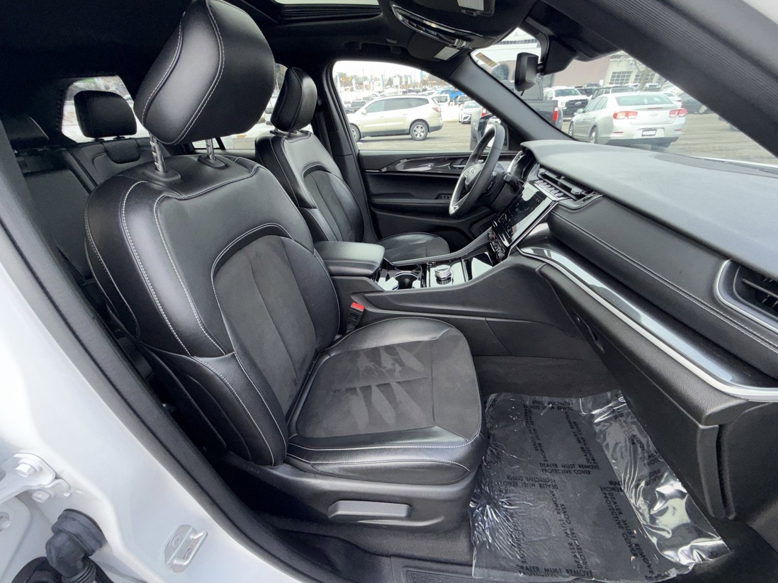 Used 2023 Jeep Grand Cherokee Altitude image 26