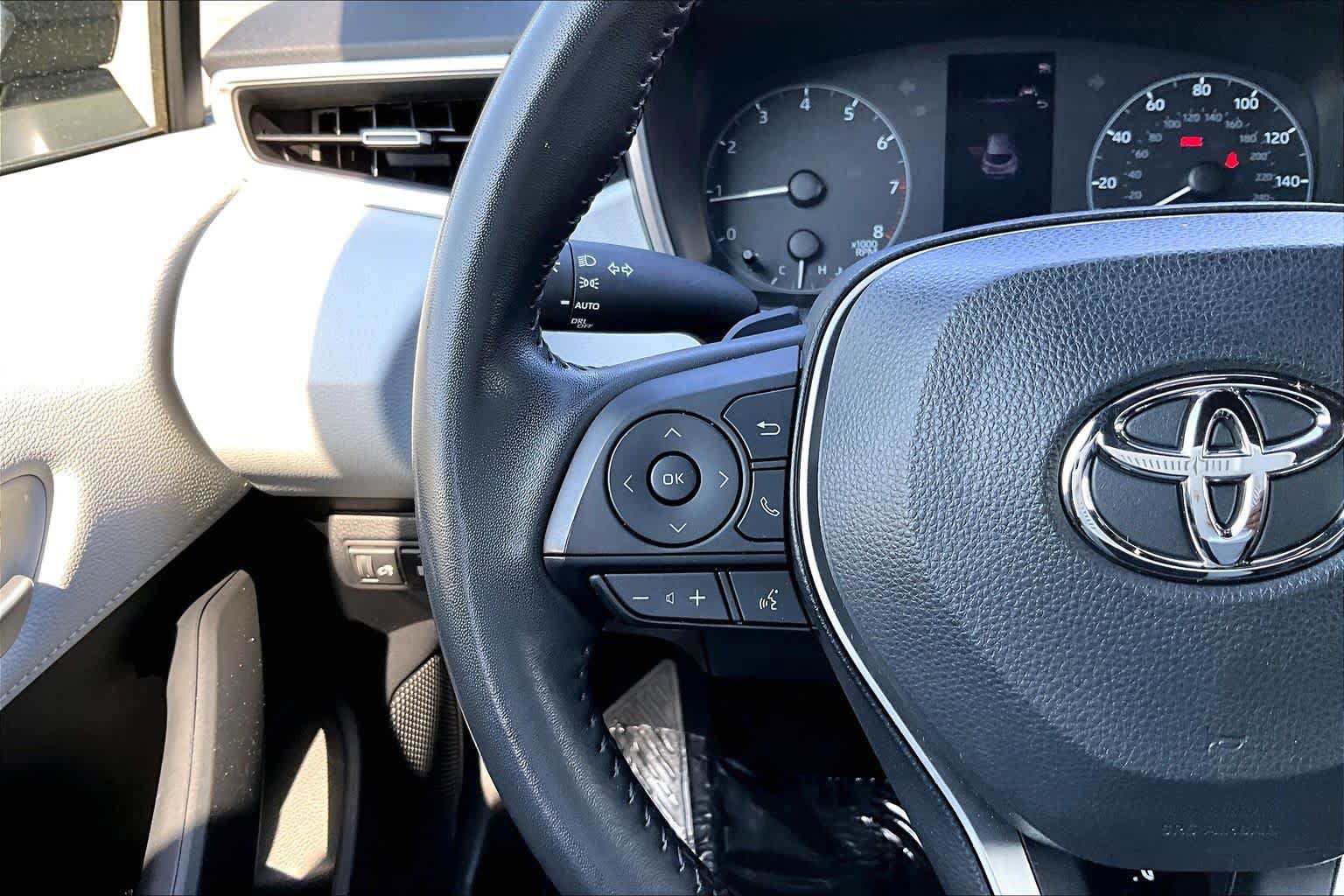 Used 2024 Toyota Corolla SE w/ SE Package FWD image 23