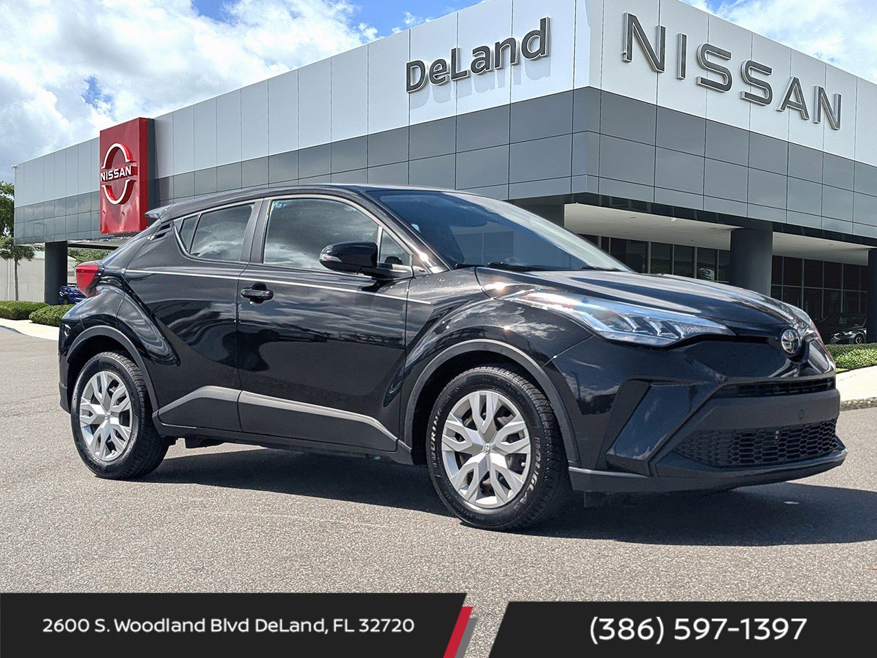 Used 2021 Toyota C-HR LE image 1