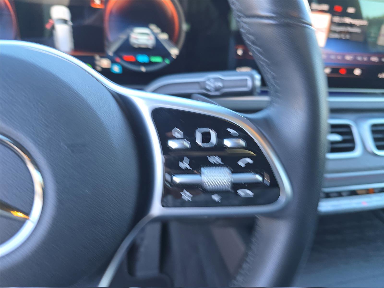 Used 2021 Mercedes-Benz GLS 450 4MATIC image 33