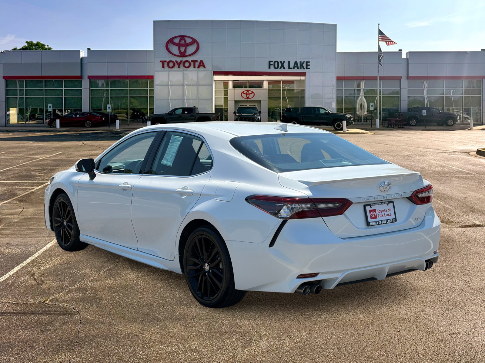 Used 2024 Toyota Camry XSE FWD image 3