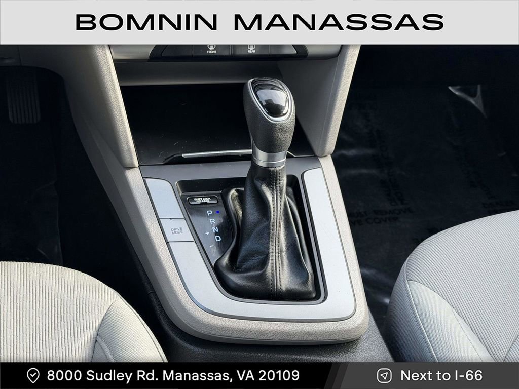 Used 2017 Hyundai Elantra SE image 18