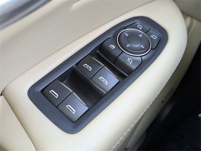 Used 2018 Cadillac XT5 Luxury w/ Driver Awareness Package image 26