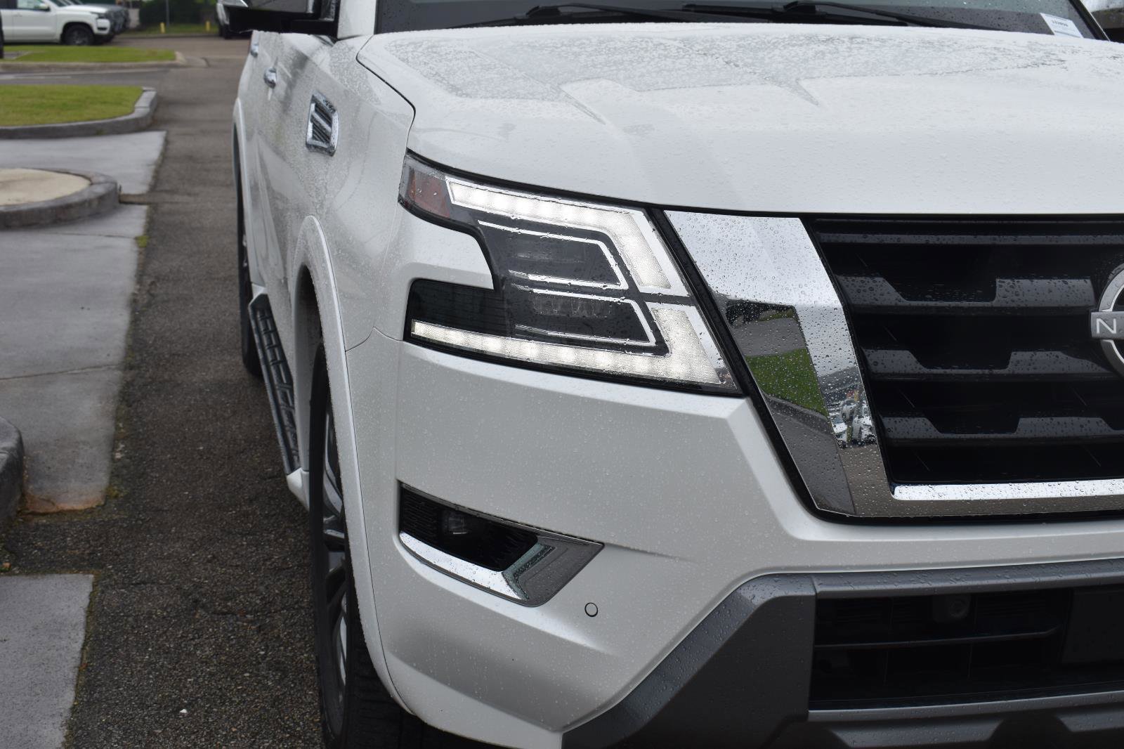 Used 2023 Nissan Armada Platinum w/ Captain's Chairs Package RWD image 18