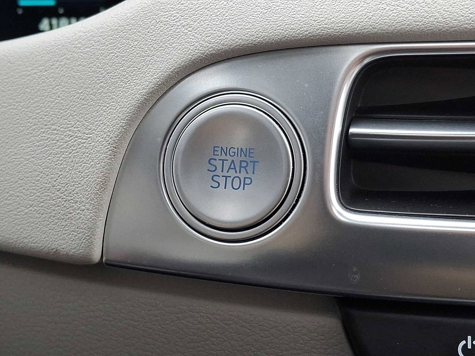 Used 2023 Hyundai Palisade Calligraphy image 22