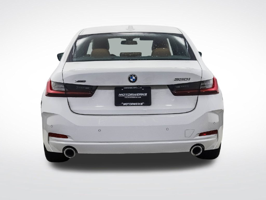Certified 2024 BMW 330i xDrive Sedan w/ Premium Package AWD/4WD image 4