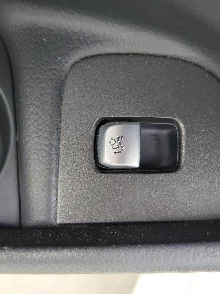 Certified 2023 Mercedes-Benz E 450 4MATIC Sedan image 22