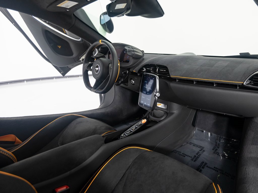 New 2025 McLaren Artura image 24