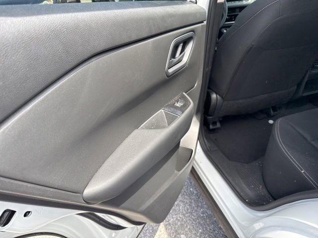 Used 2025 Nissan Rogue S FWD image 22