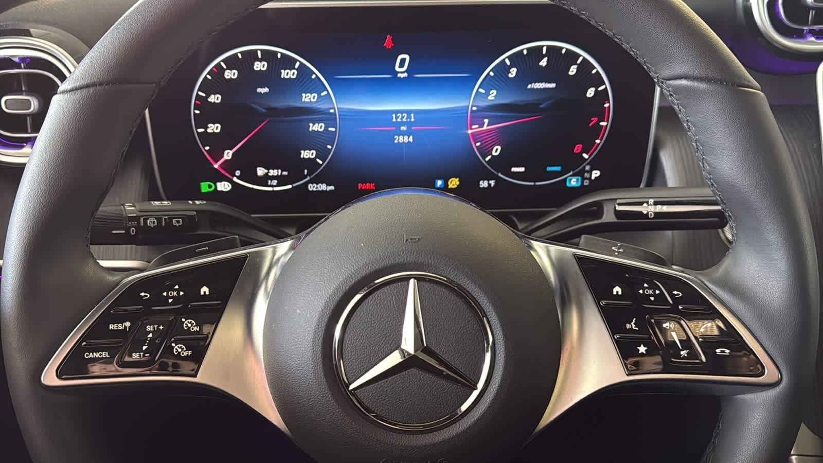 Used 2025 Mercedes-Benz GLC 300 4MATIC image 18