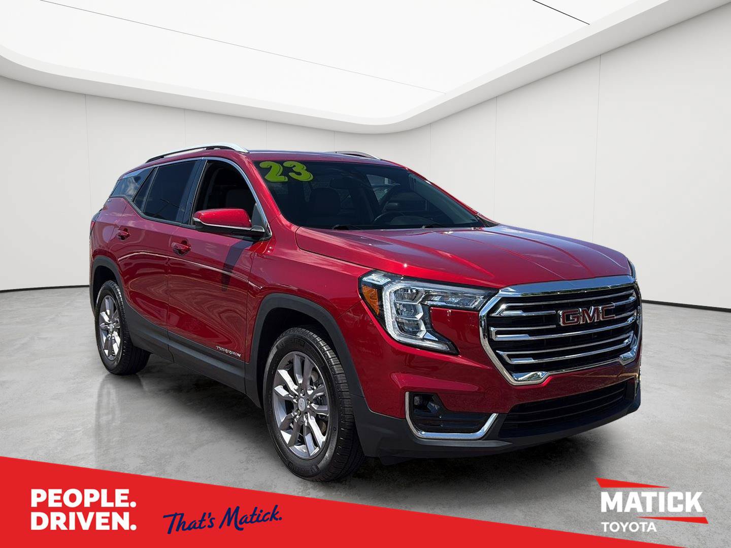 Used 2023 GMC Terrain SLT AWD/4WD image 1