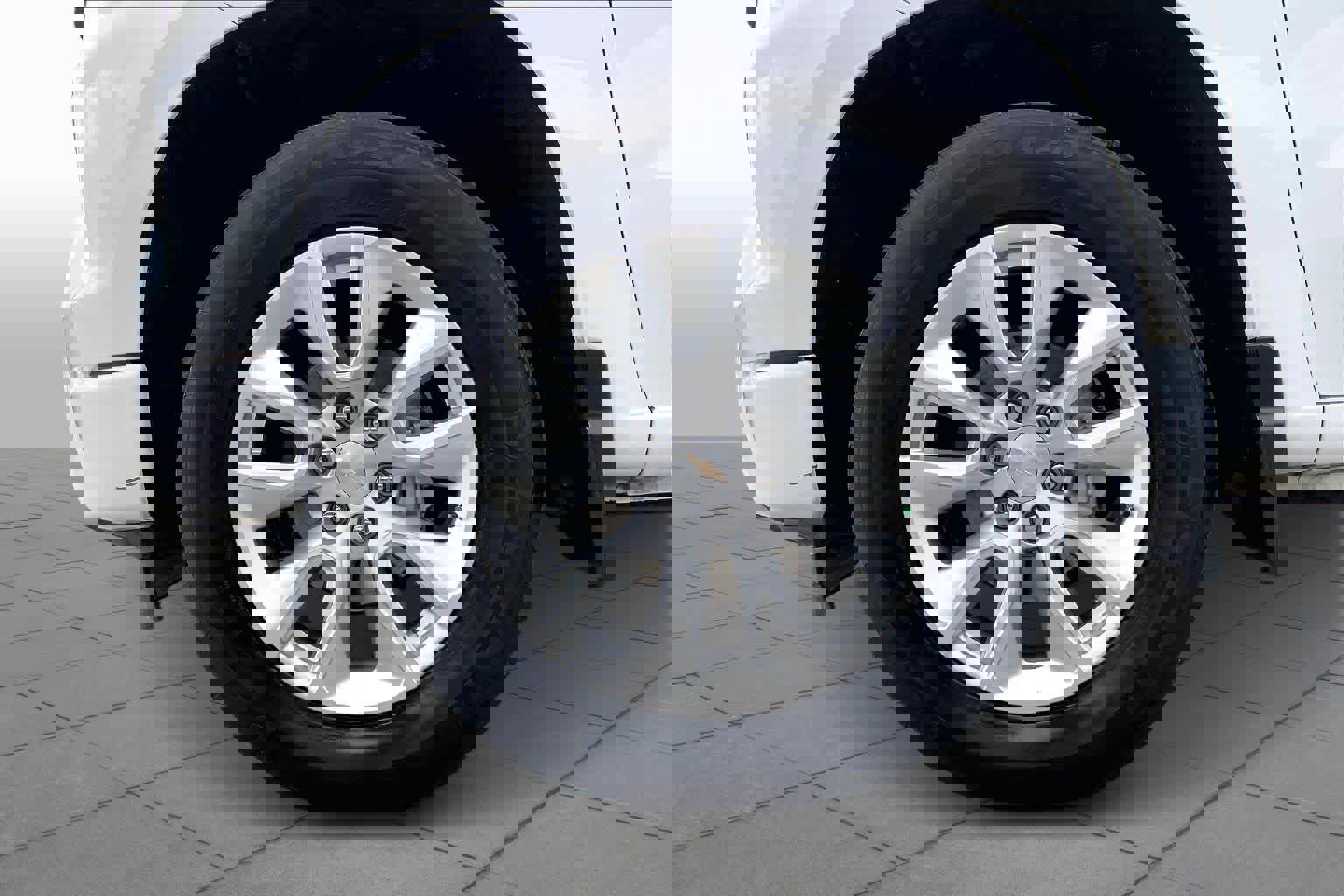 Used 2024 Chevrolet Silverado 1500 Custom image 20